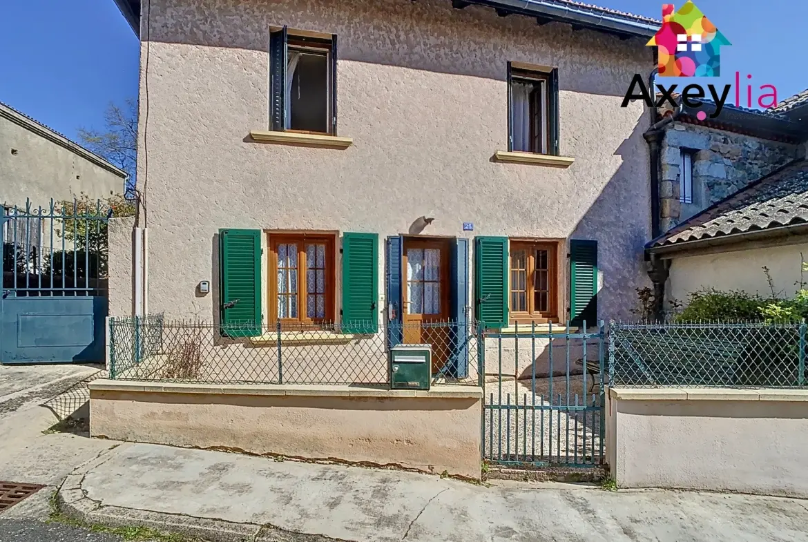 Maison de village à Changy avec terrasse, cour et potentiel de terrain constructible 