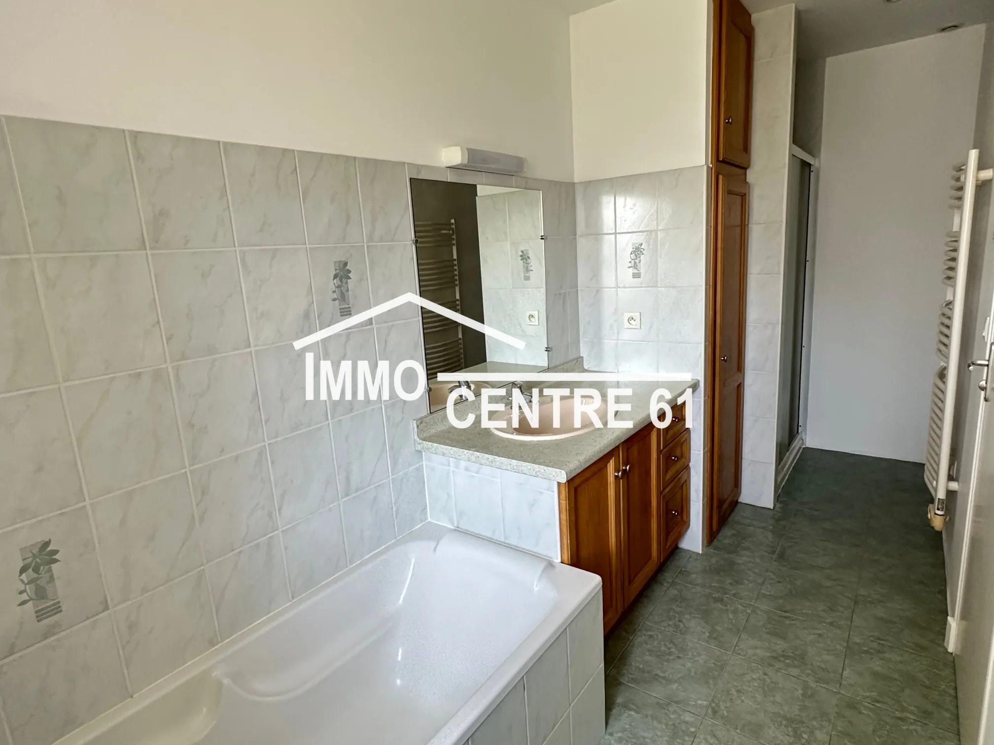 Achat maison de ville avec terrasse et jardin à Couterne 61410 