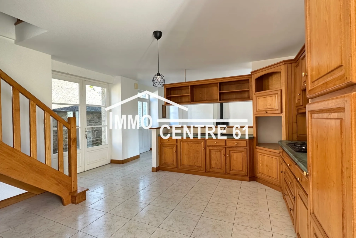 Achat maison de ville avec terrasse et jardin à Couterne 61410 