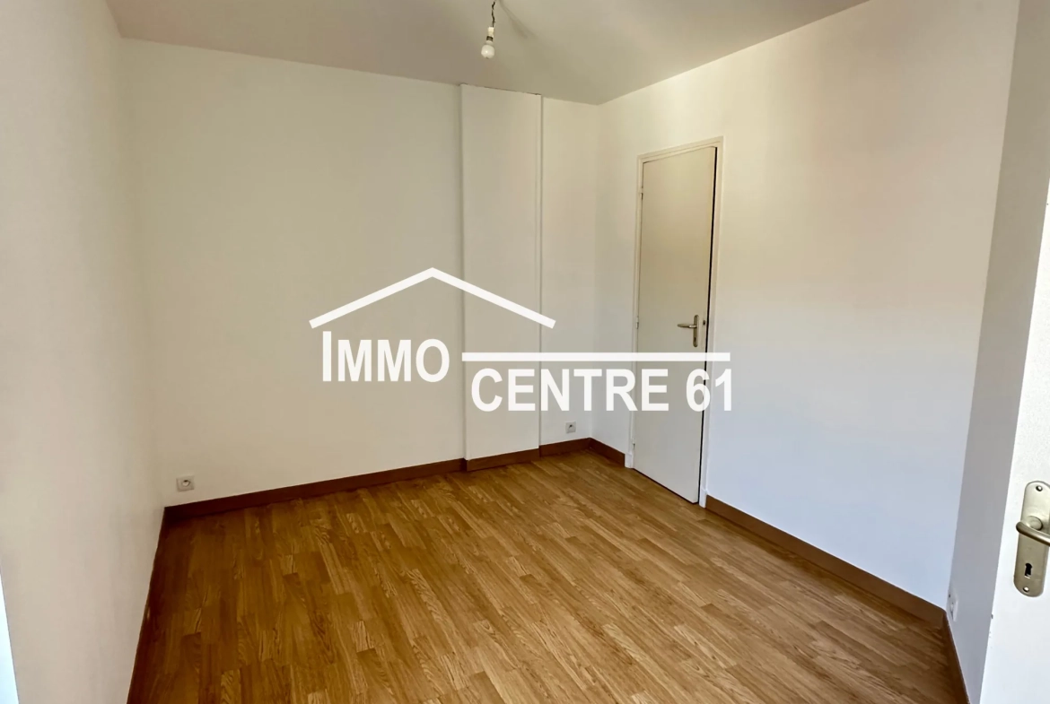 Achat maison de ville avec terrasse et jardin à Couterne 61410 