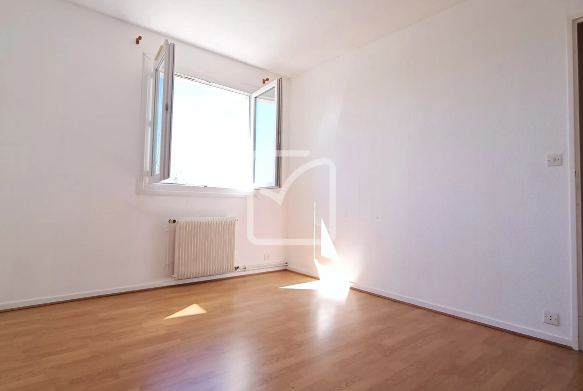 Maison à vendre à Trélissac - 4 chambres, jardin et garage 