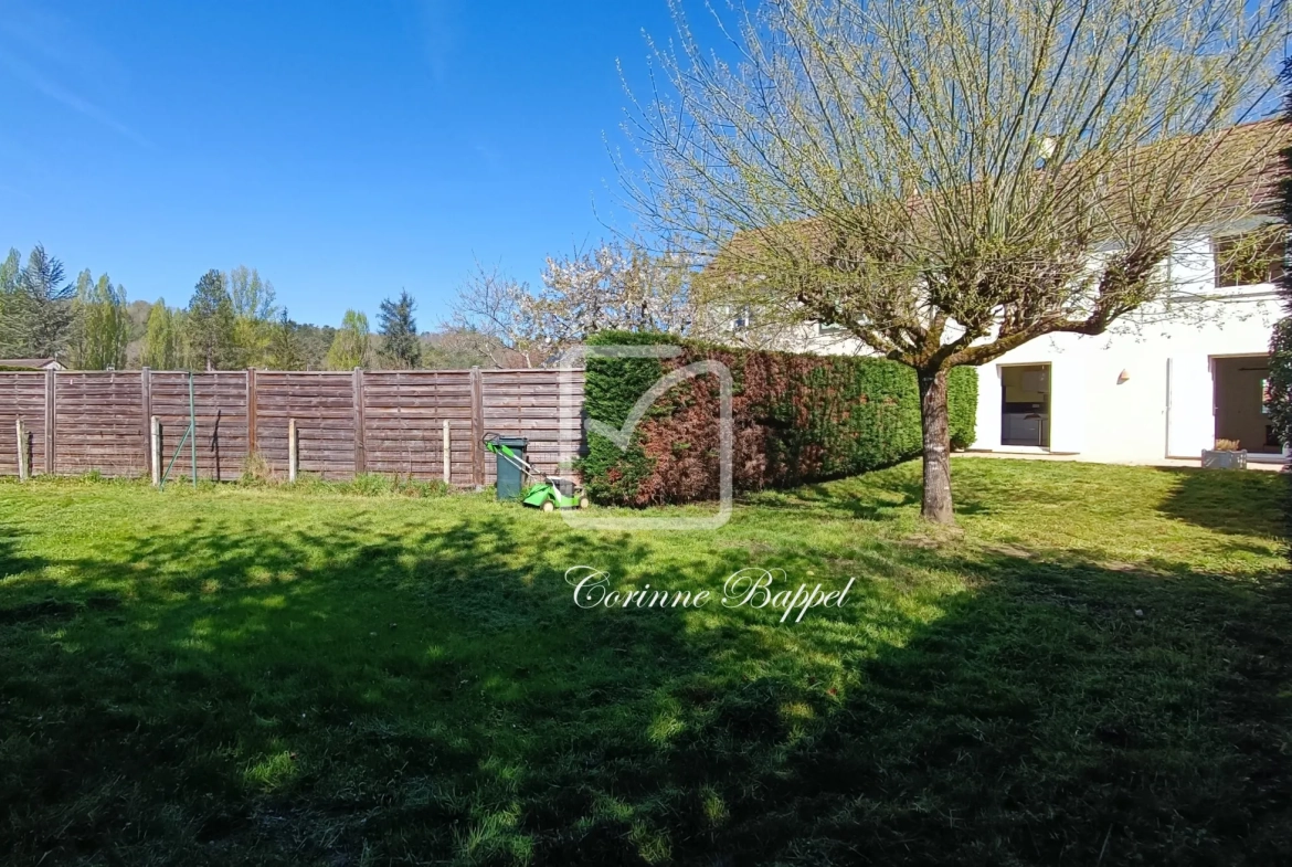 Maison à vendre à Trélissac - 4 chambres, jardin et garage 