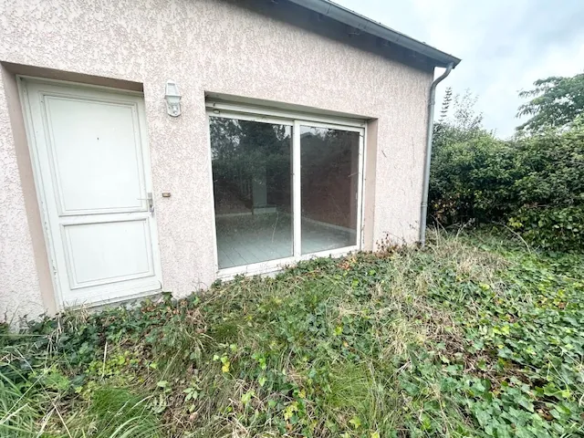 Maison jumelée à rénover de 62,4 m² avec jardin et parking à Marcoussis 