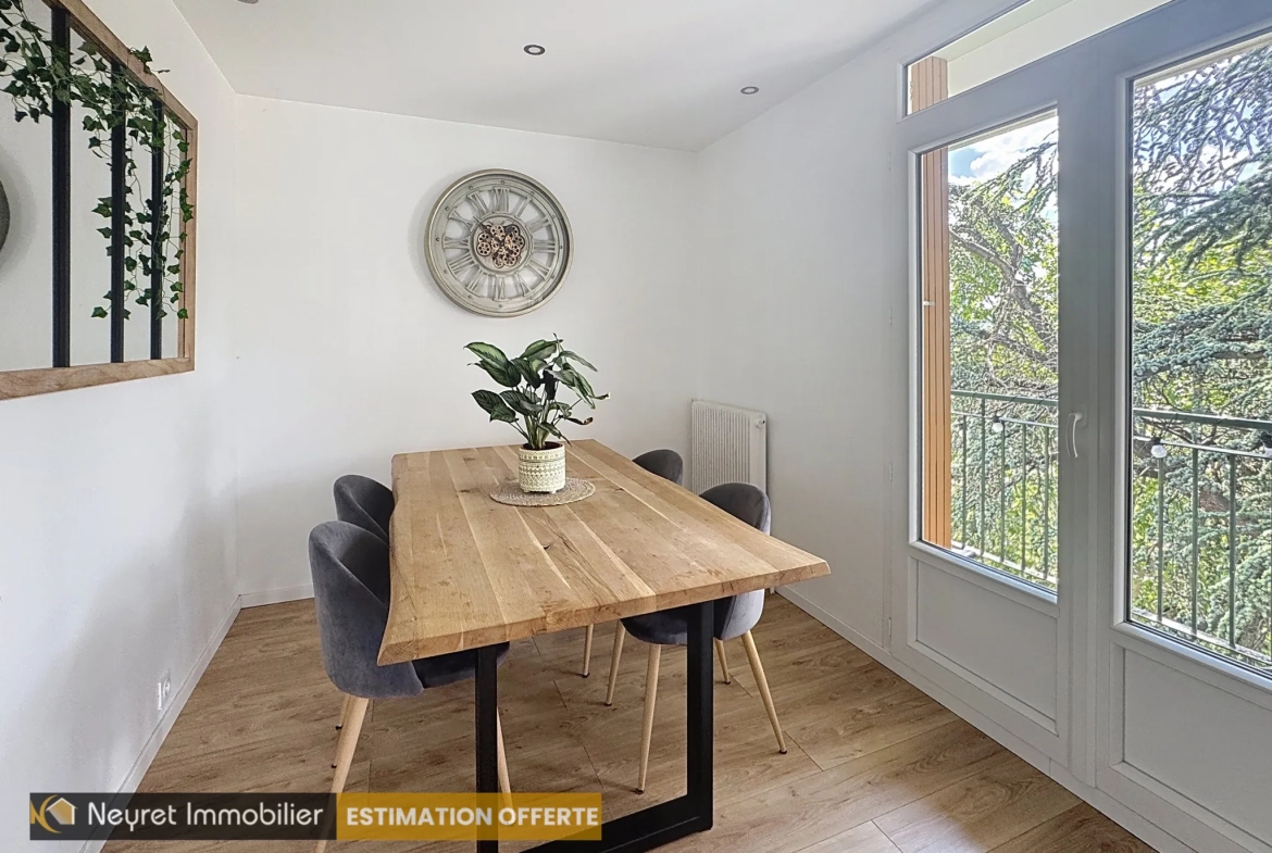Appartement T3 rénové à Pierre-Bénite avec balcon et cave, secteur calme à proximité des commodités 