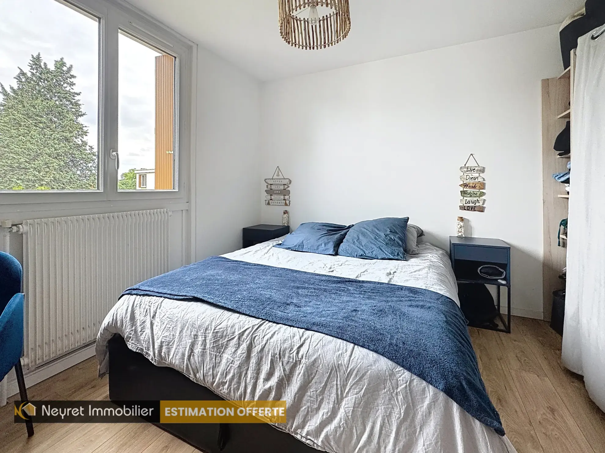 Appartement T3 rénové à Pierre-Bénite avec balcon et cave, secteur calme à proximité des commodités 