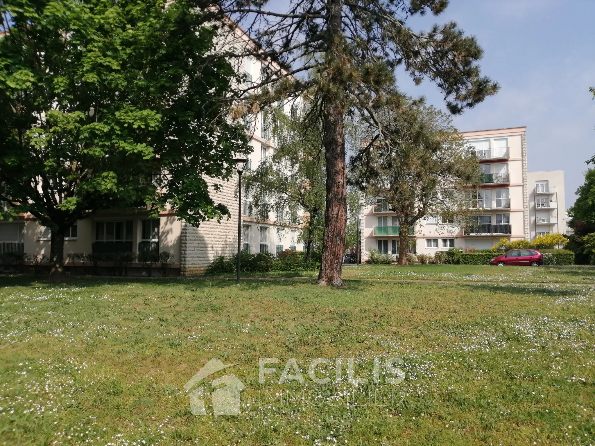 Appartement 3 pièces à vendre à Joue les Tours proche Jean Monnet 