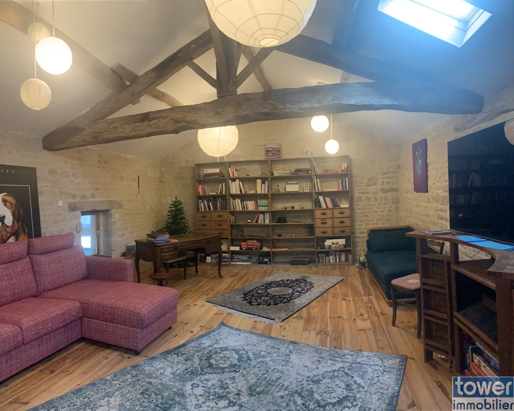 Maison familiale de 7 pièces avec studio indépendant à Les Touches de Périgny, 17160 