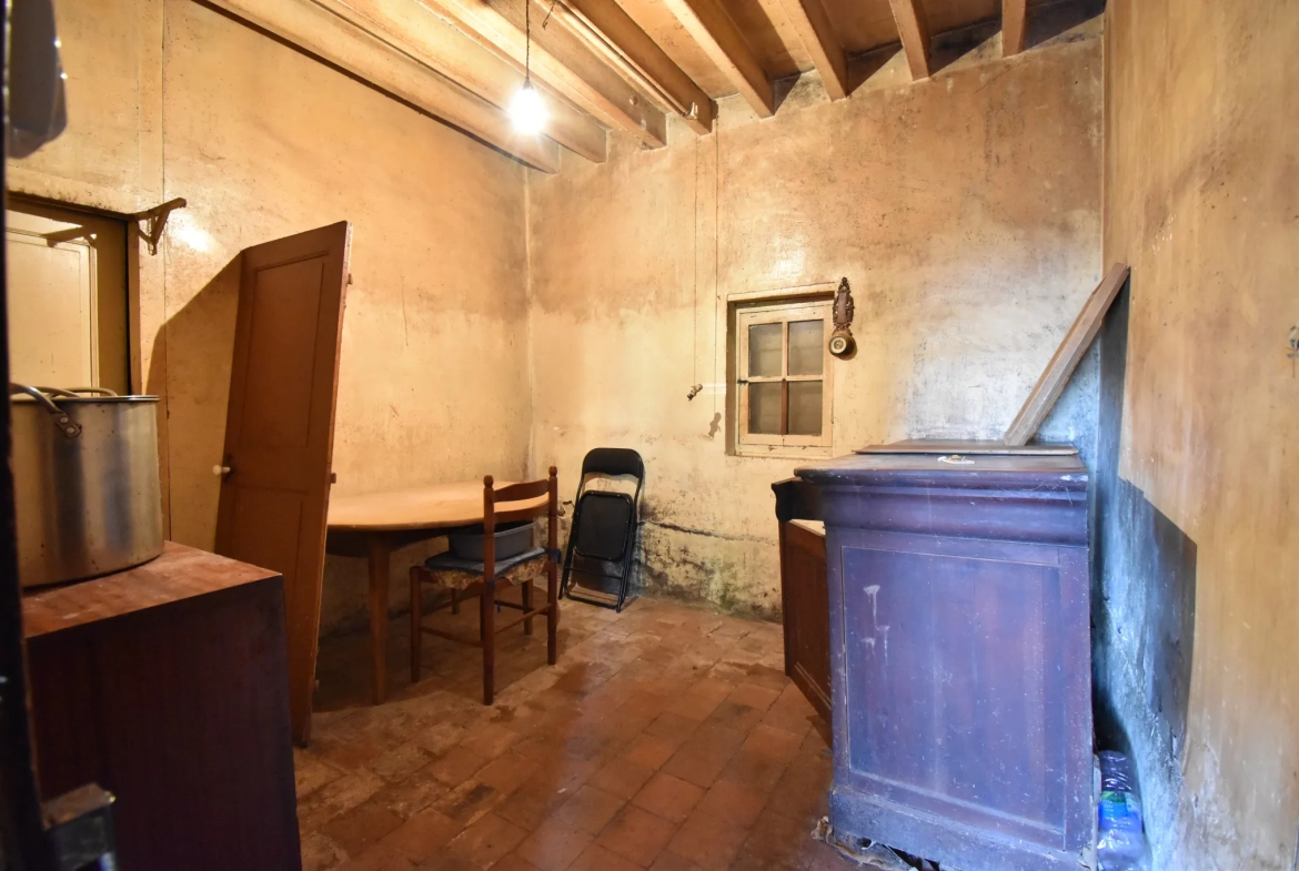 Ferme ancienne à réhabiliter avec dépendances près de Brou et Arrou 
