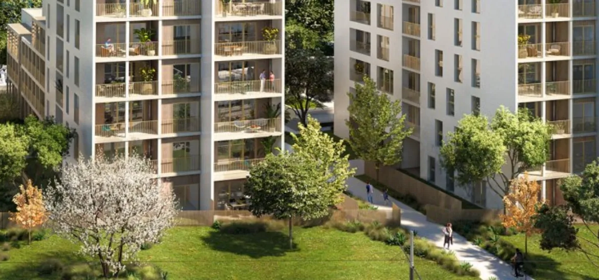 Appartement 2 pièces à Ivry-sur-Seine avec balcon et parking 