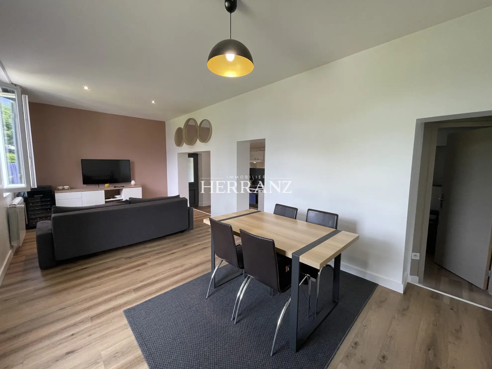Maison de plain-pied rénovée avec grand jardin près de Libourne 