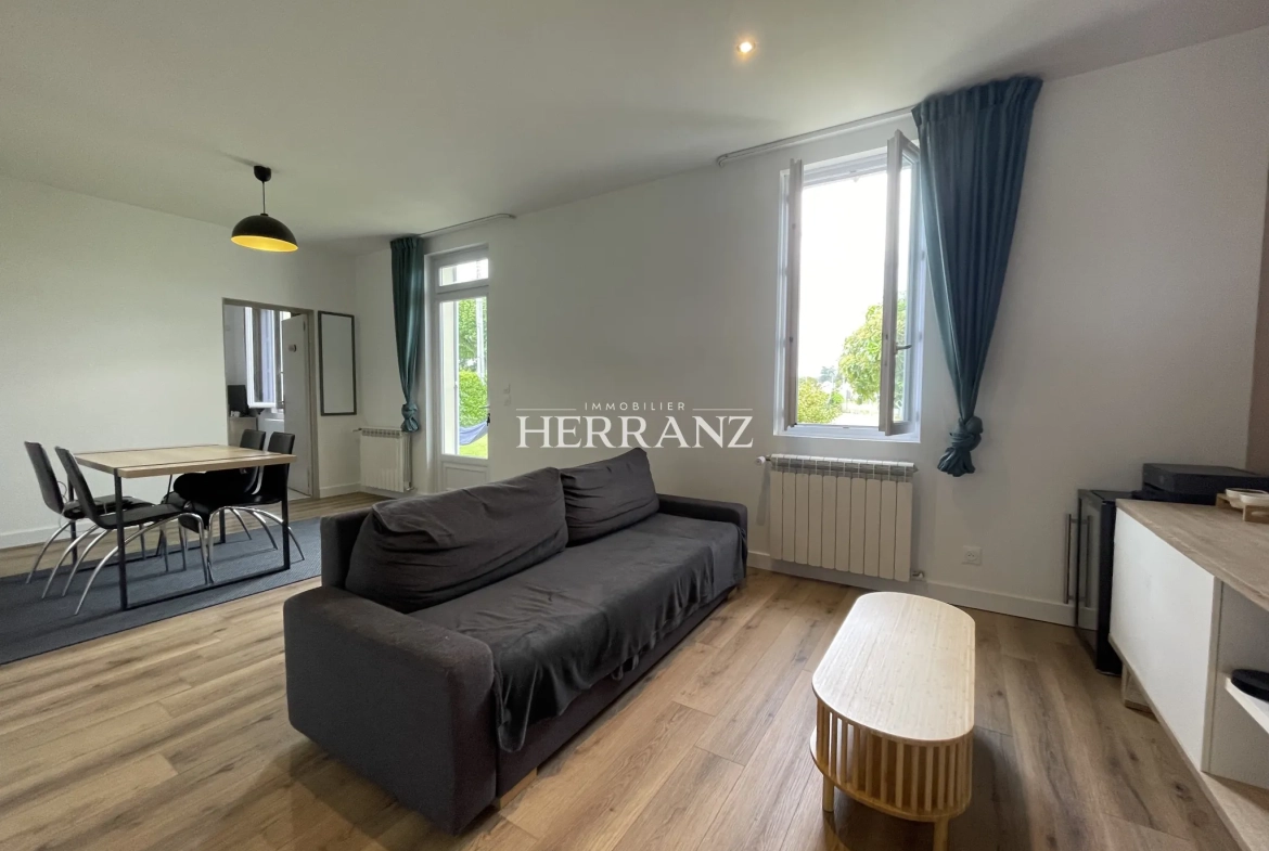Maison de plain-pied rénovée avec grand jardin près de Libourne 