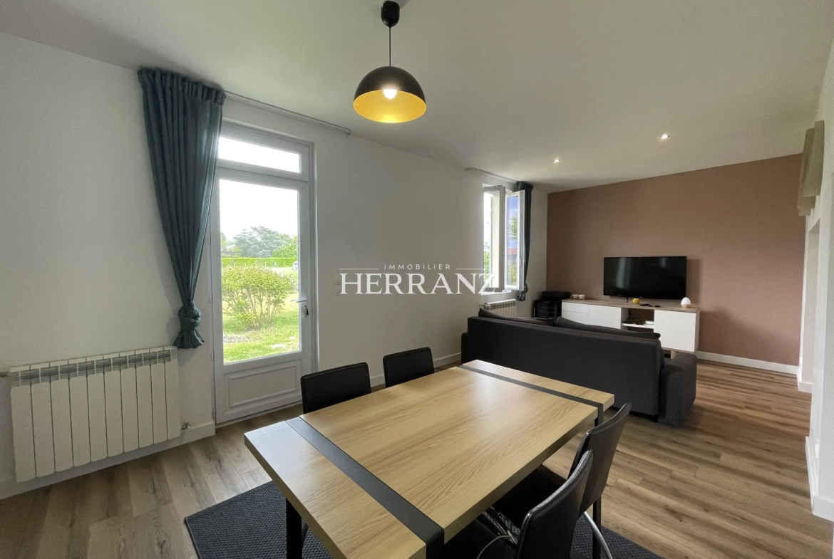 Maison de plain-pied rénovée avec grand jardin près de Libourne 