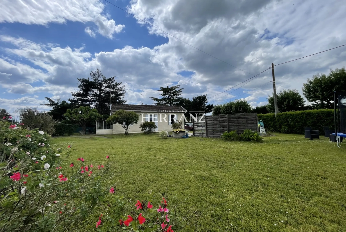 Maison de plain-pied rénovée avec grand jardin près de Libourne 