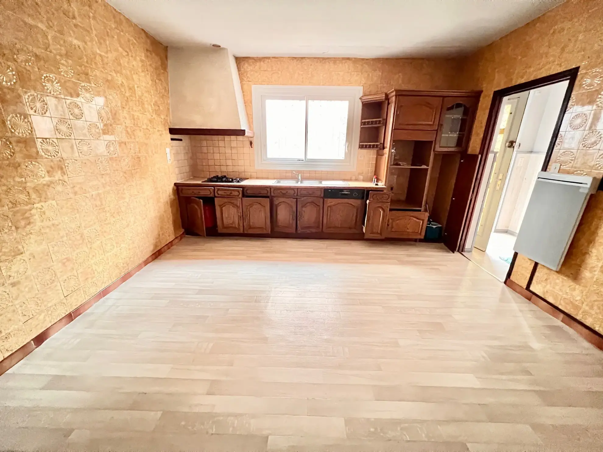 Maison de ville à Tarbes dans le quartier Jardin Massey - Grande superficie avec garage et cour 