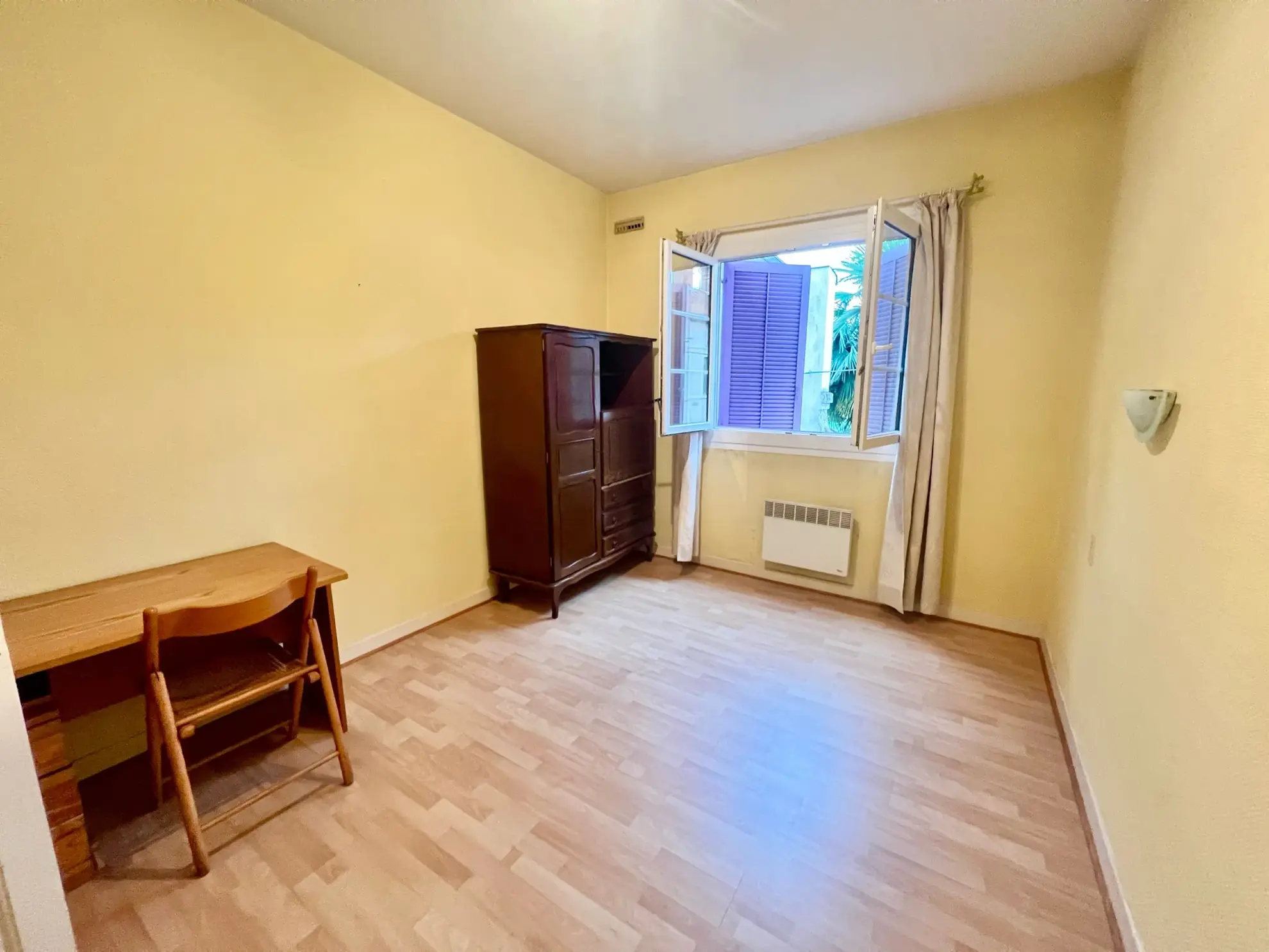 Maison de ville à Tarbes dans le quartier Jardin Massey - Grande superficie avec garage et cour 