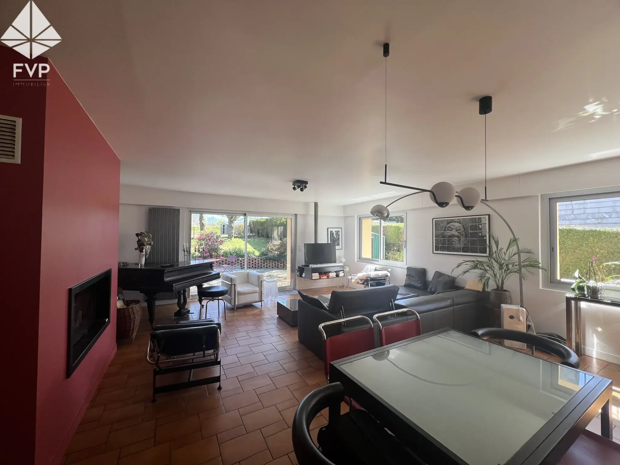 Maison de village récente avec garage, 160 m², terrain clos, proche Yvetot et Fauvillé en Caux 