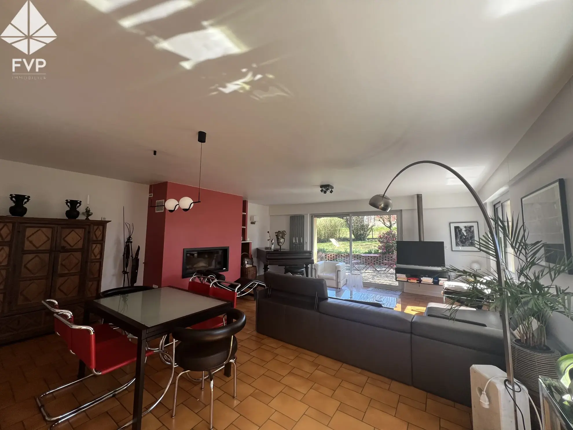 Maison de village récente avec garage, 160 m², terrain clos, proche Yvetot et Fauvillé en Caux 