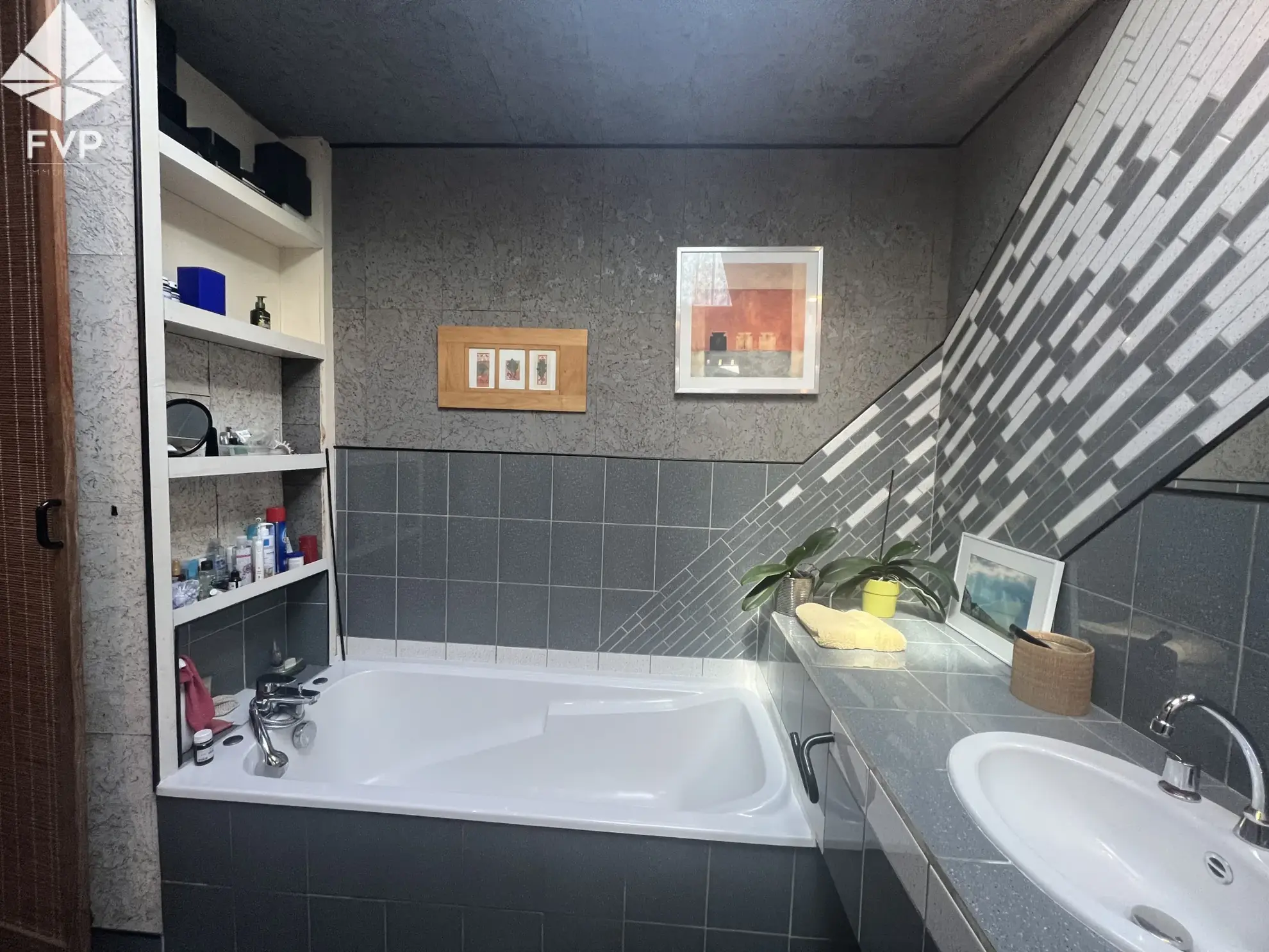 Maison de village récente avec garage, 160 m², terrain clos, proche Yvetot et Fauvillé en Caux 