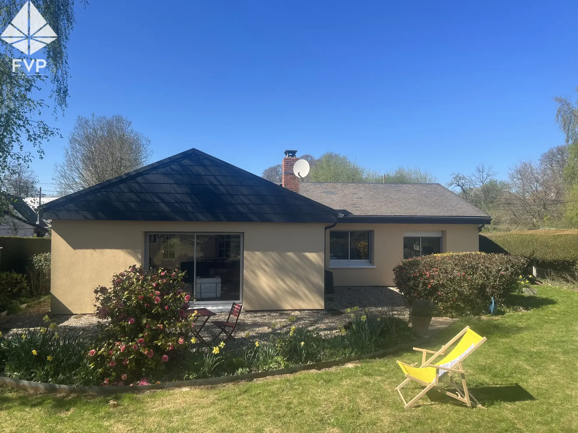 Maison de village récente avec garage, 160 m², terrain clos, proche Yvetot et Fauvillé en Caux 