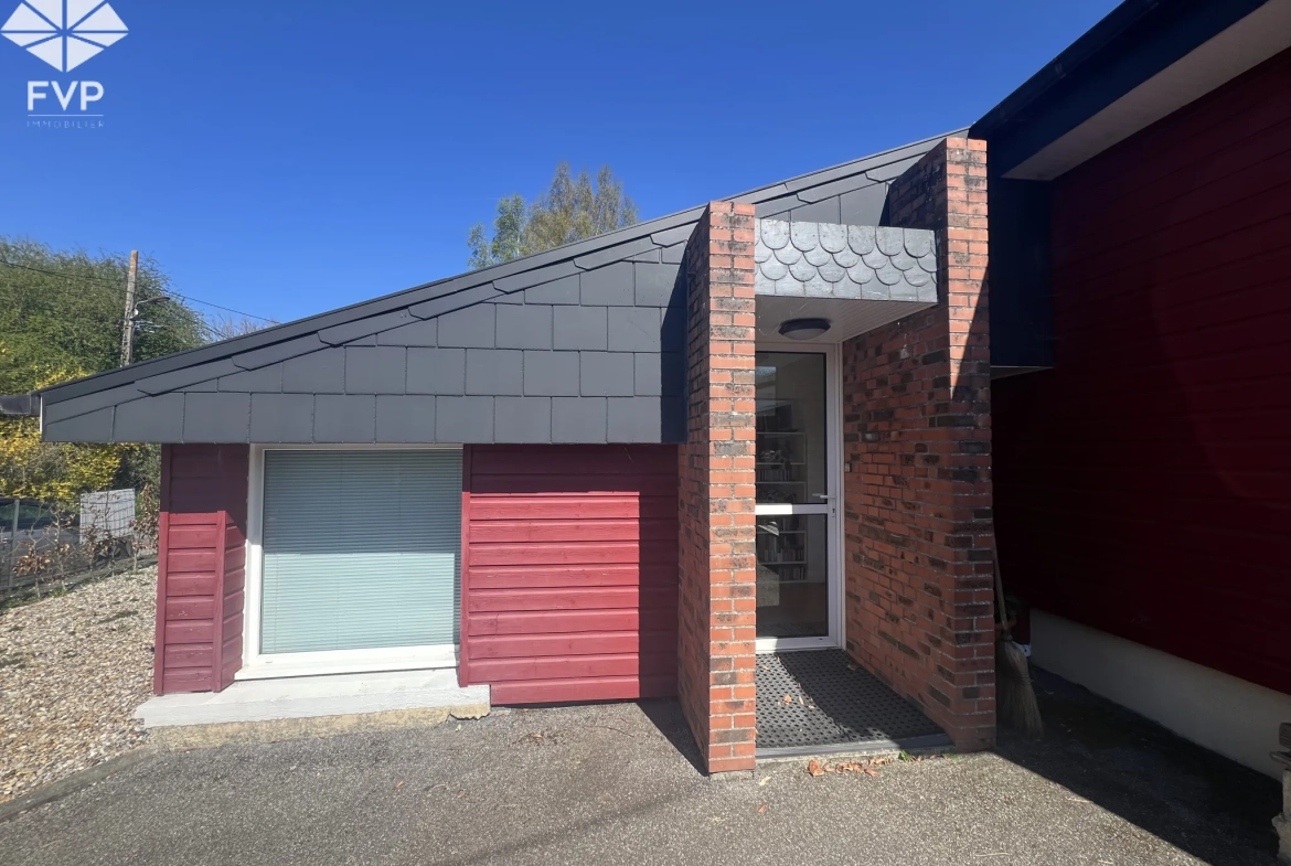 Maison de village récente avec garage, 160 m², terrain clos, proche Yvetot et Fauvillé en Caux 