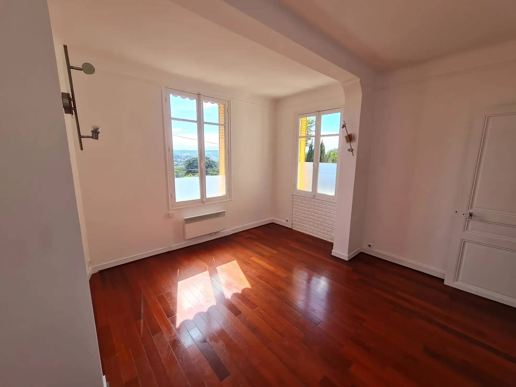 Appartement T4 avec studio indépendant à Meulan – Potentiel locatif élevé 