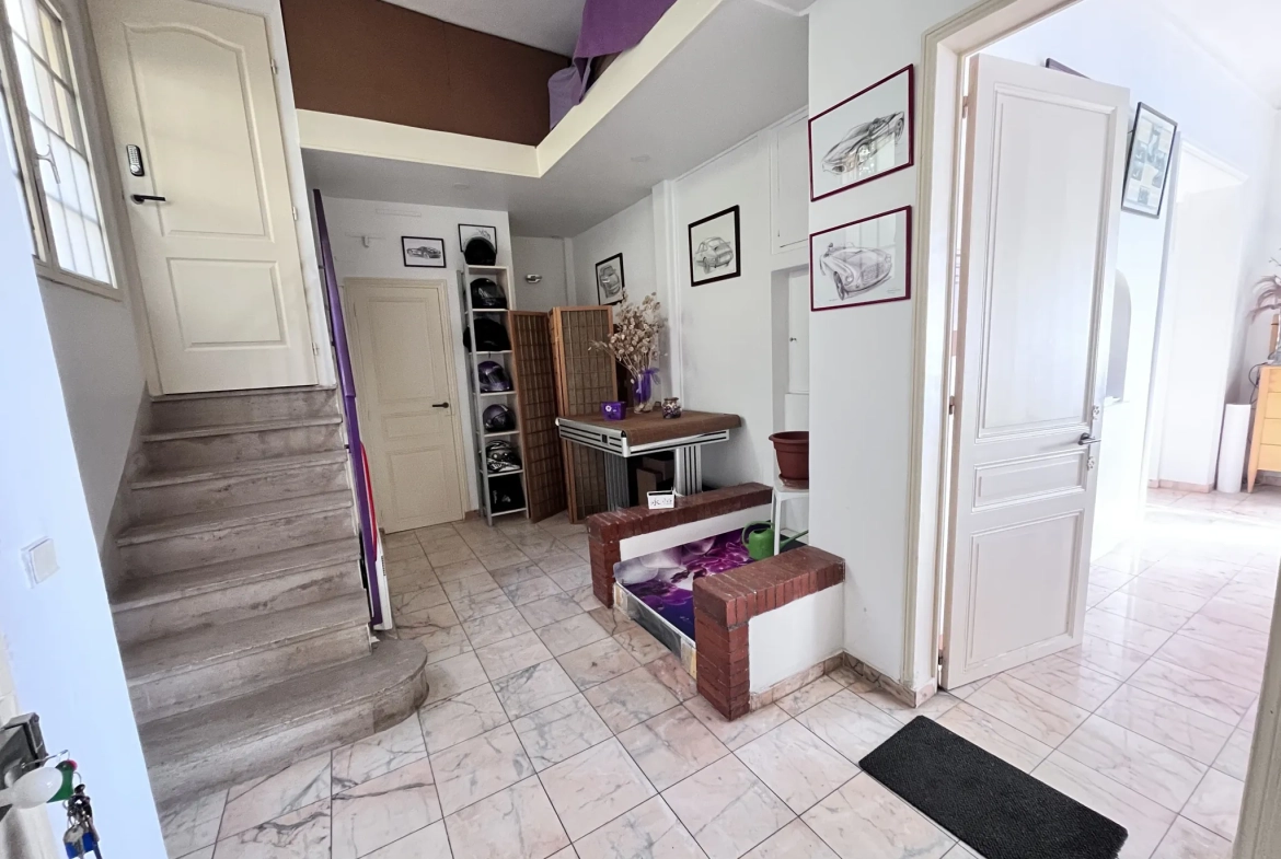 Appartement T4 avec studio indépendant à Meulan – Potentiel locatif élevé 