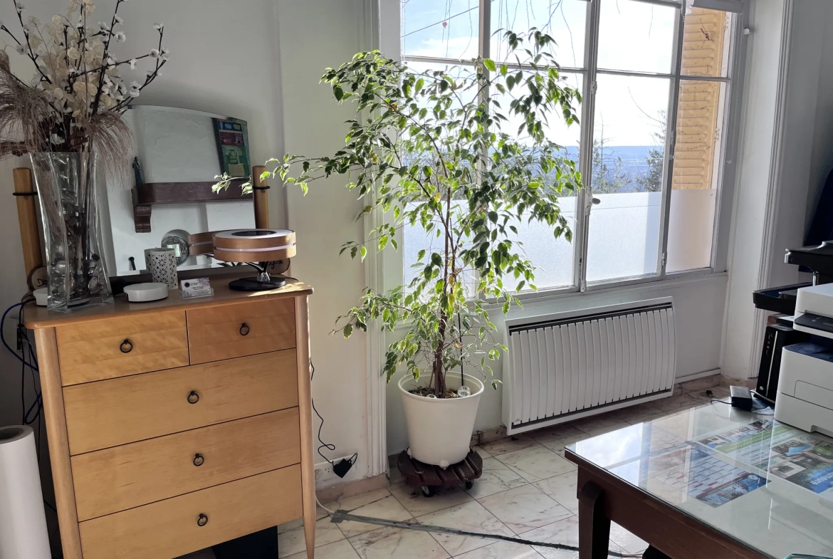 Appartement T4 avec studio indépendant à Meulan – Potentiel locatif élevé 