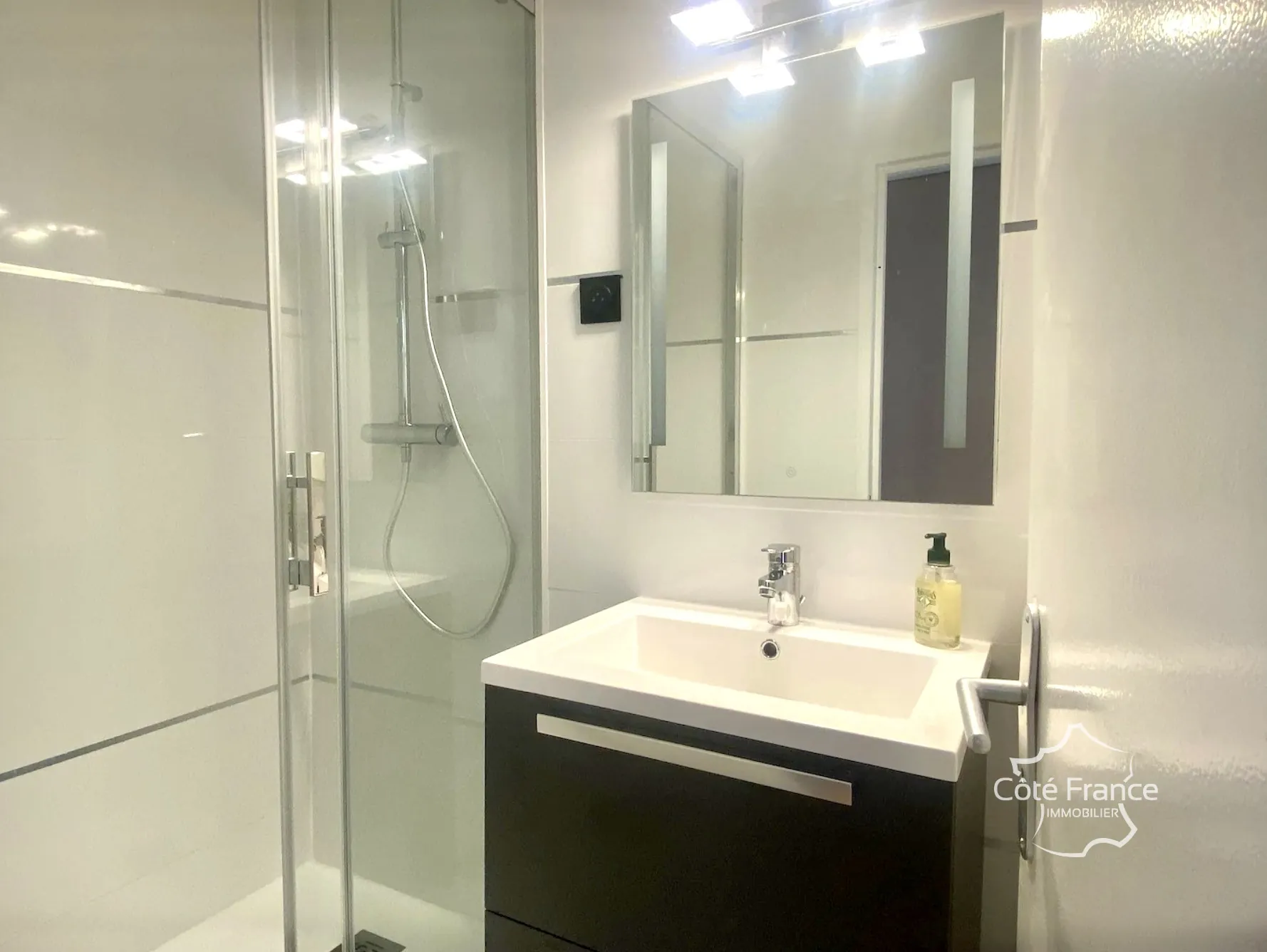 Appartement 53 m² avec Vue sur l'Étang de Thau à Sète - 2 Chambres 