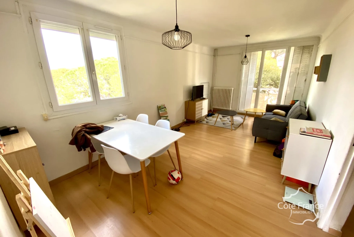 Appartement T3 rénové avec vue sur le bassin de Thau à Sète – Opportunité d’investissement 