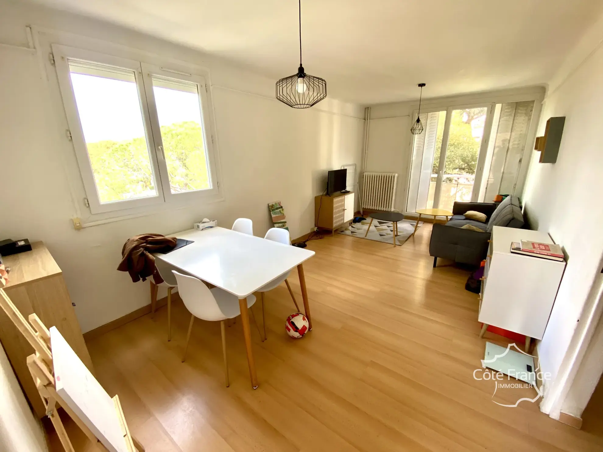 Appartement T3 rénové avec vue sur le bassin de Thau à Sète – Opportunité d’investissement 