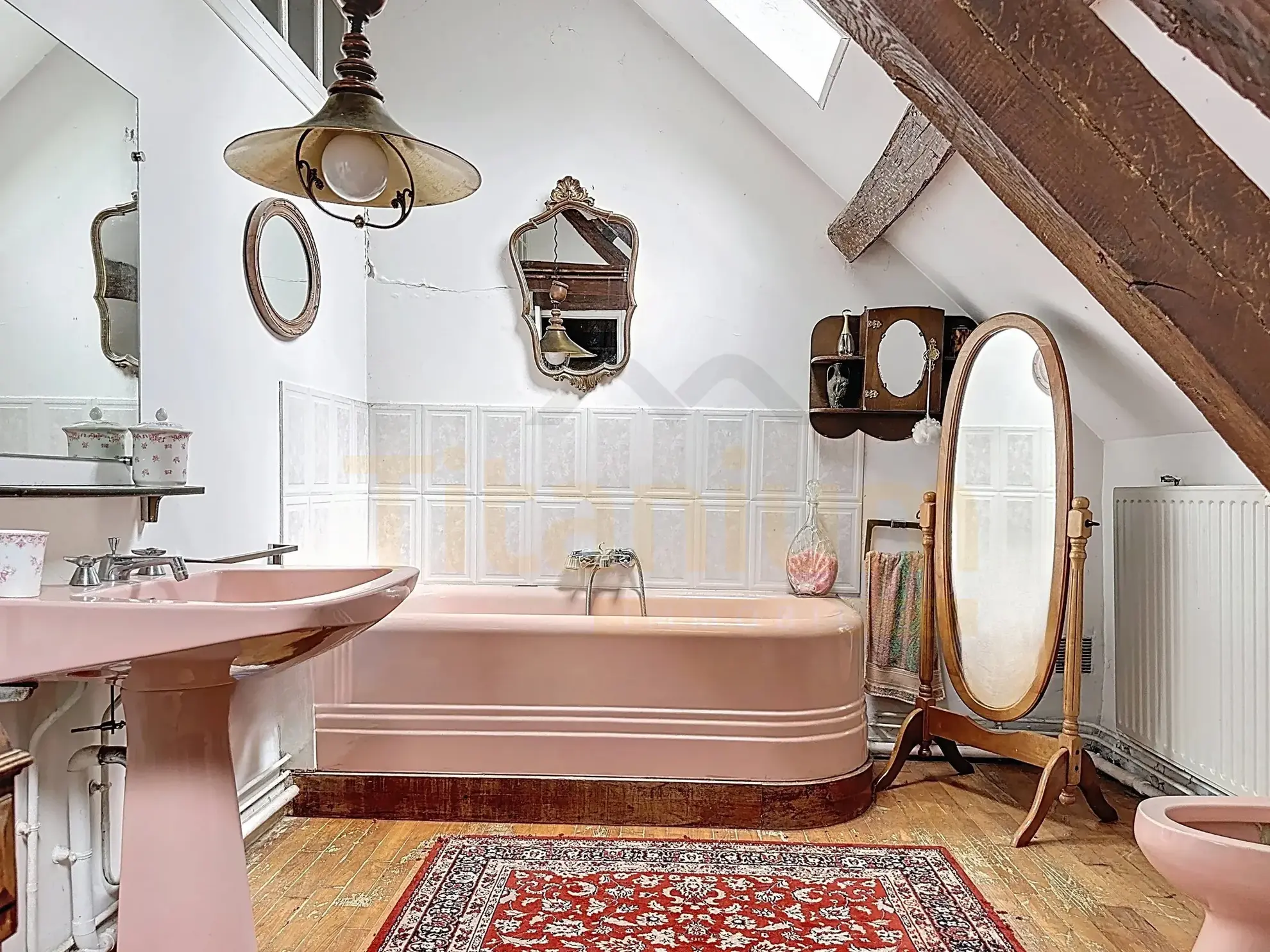 Maison de charme à rénover avec grand jardin près de Beauvais 
