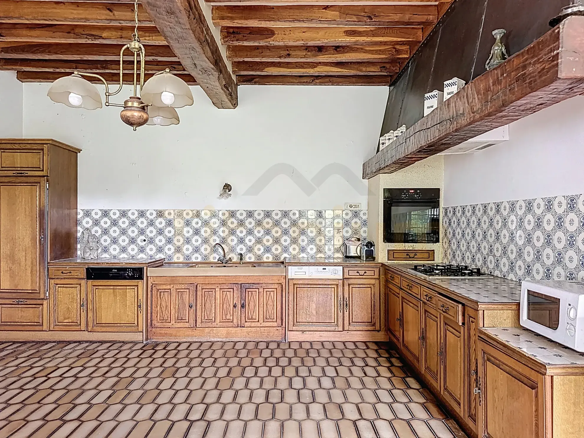 Maison de charme à rénover avec grand jardin près de Beauvais 