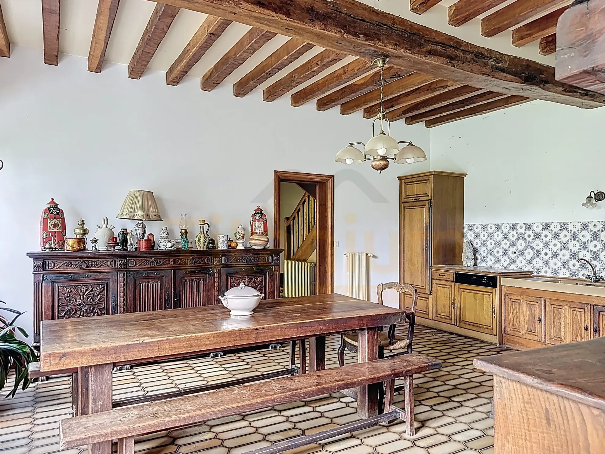 Maison de charme à rénover avec grand jardin près de Beauvais 