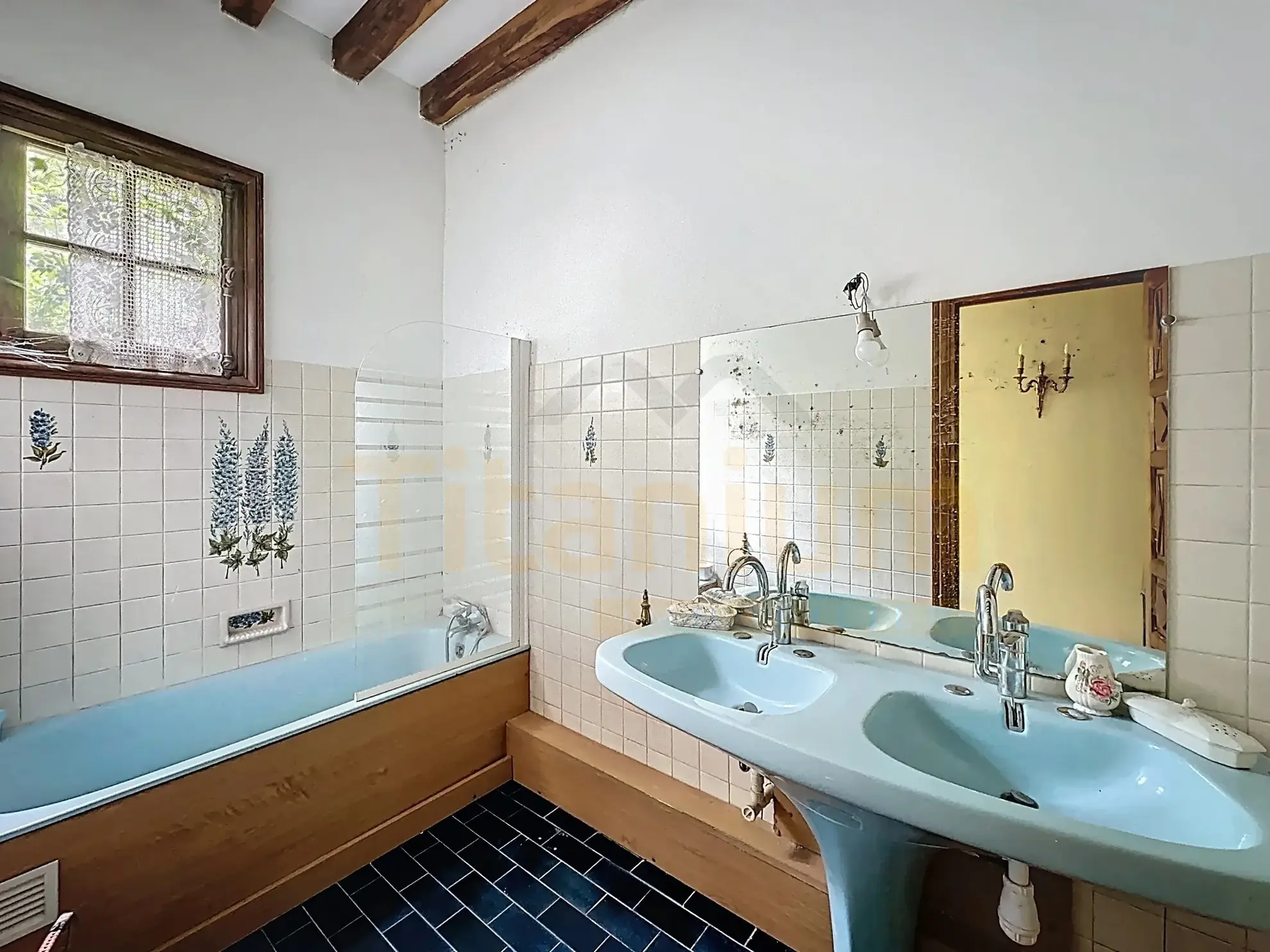 Maison de charme à rénover avec grand jardin près de Beauvais 