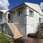 Maison à vendre à Thouars avec 4 chambres, jardin et garage - Quartier calme