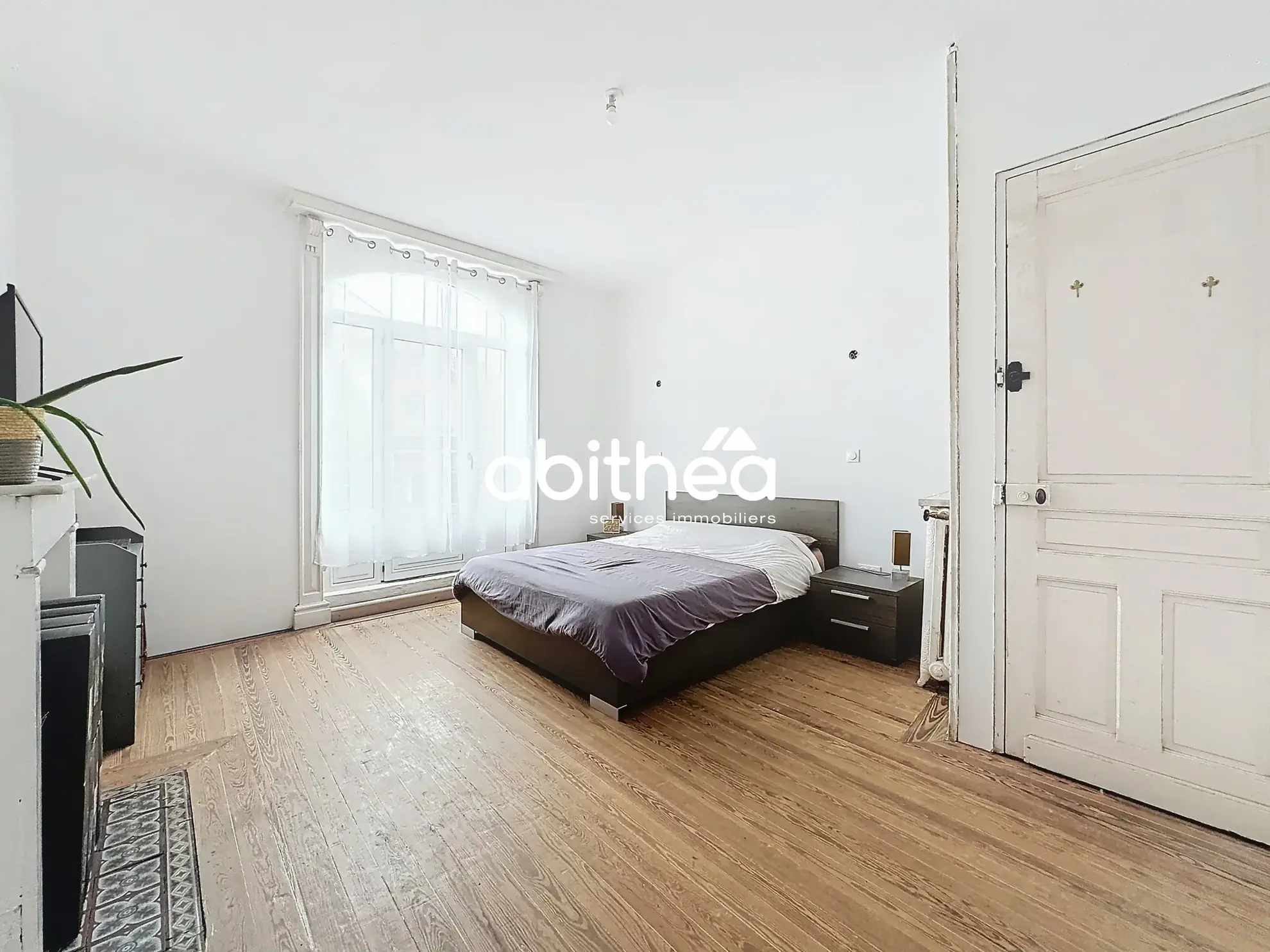 Belle villa ardéchoise de 90 m² avec jardin fleuri et vue exceptionnelle près de Largentière 
