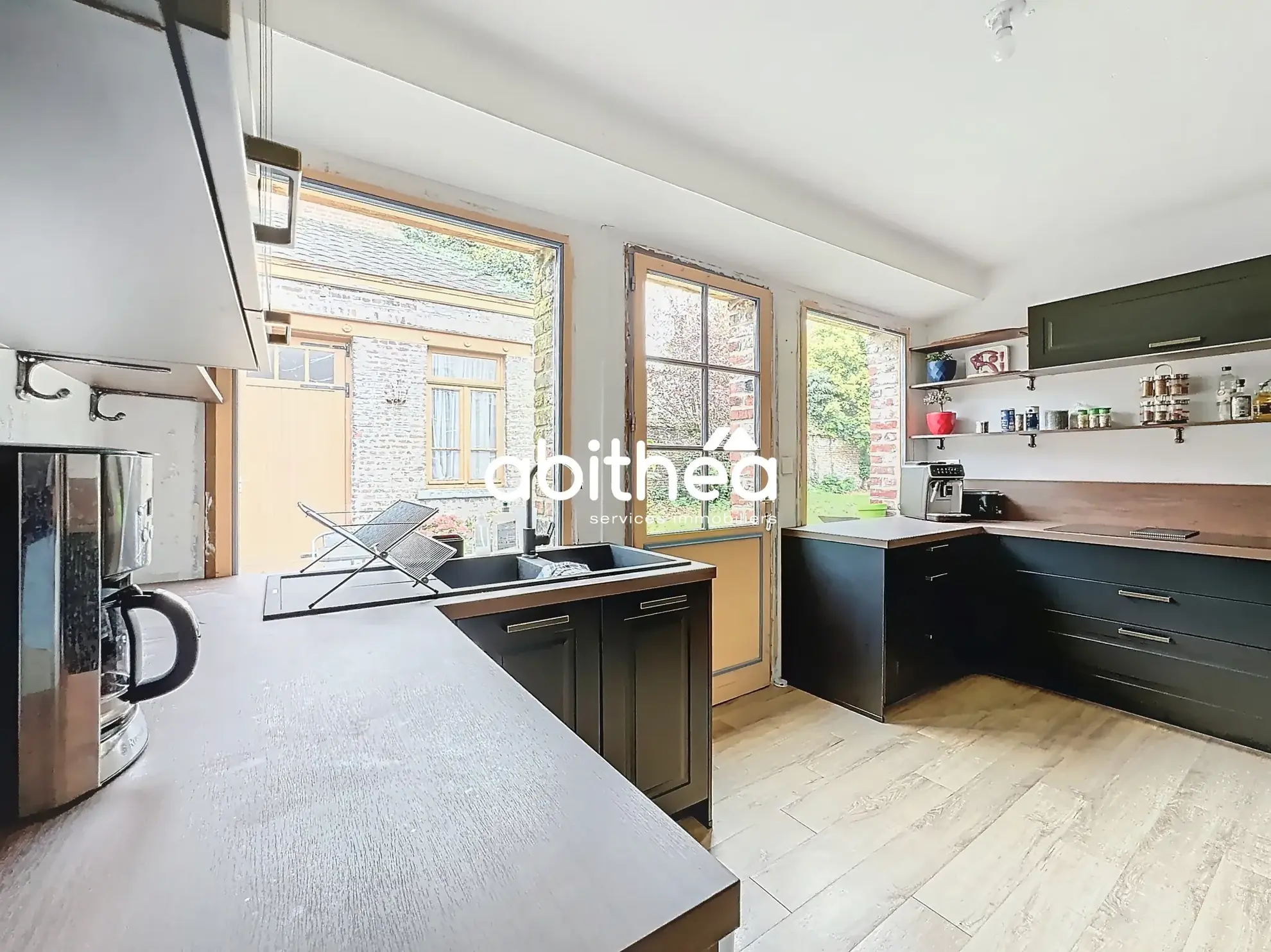 Belle villa ardéchoise de 90 m² avec jardin fleuri et vue exceptionnelle près de Largentière 
