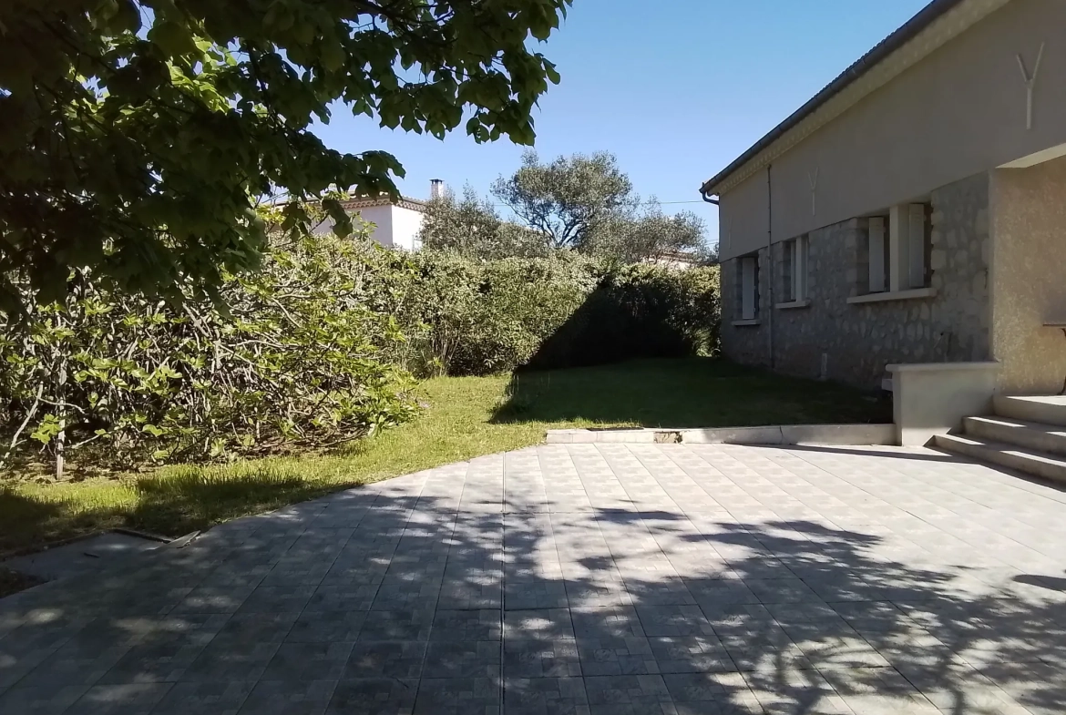 Belle villa ardéchoise de 90 m² avec jardin fleuri et vue exceptionnelle près de Largentière 