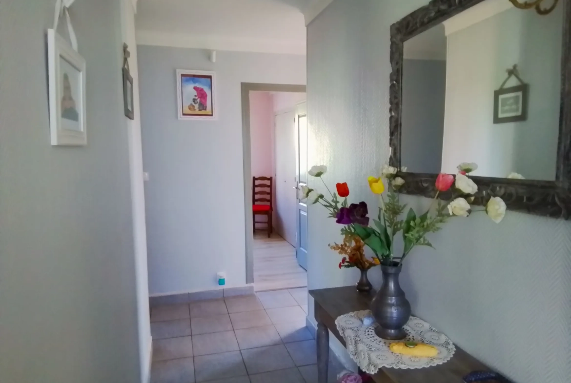 Belle villa ardéchoise de 90 m² avec jardin fleuri et vue exceptionnelle près de Largentière 