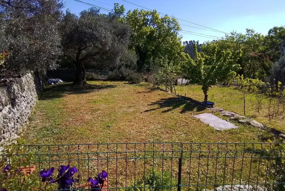 Belle villa ardéchoise de 90 m² avec jardin fleuri et vue exceptionnelle près de Largentière 
