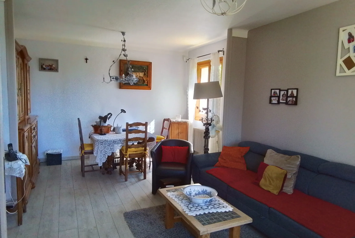 Belle villa ardéchoise de 90 m² avec jardin fleuri et vue exceptionnelle près de Largentière 