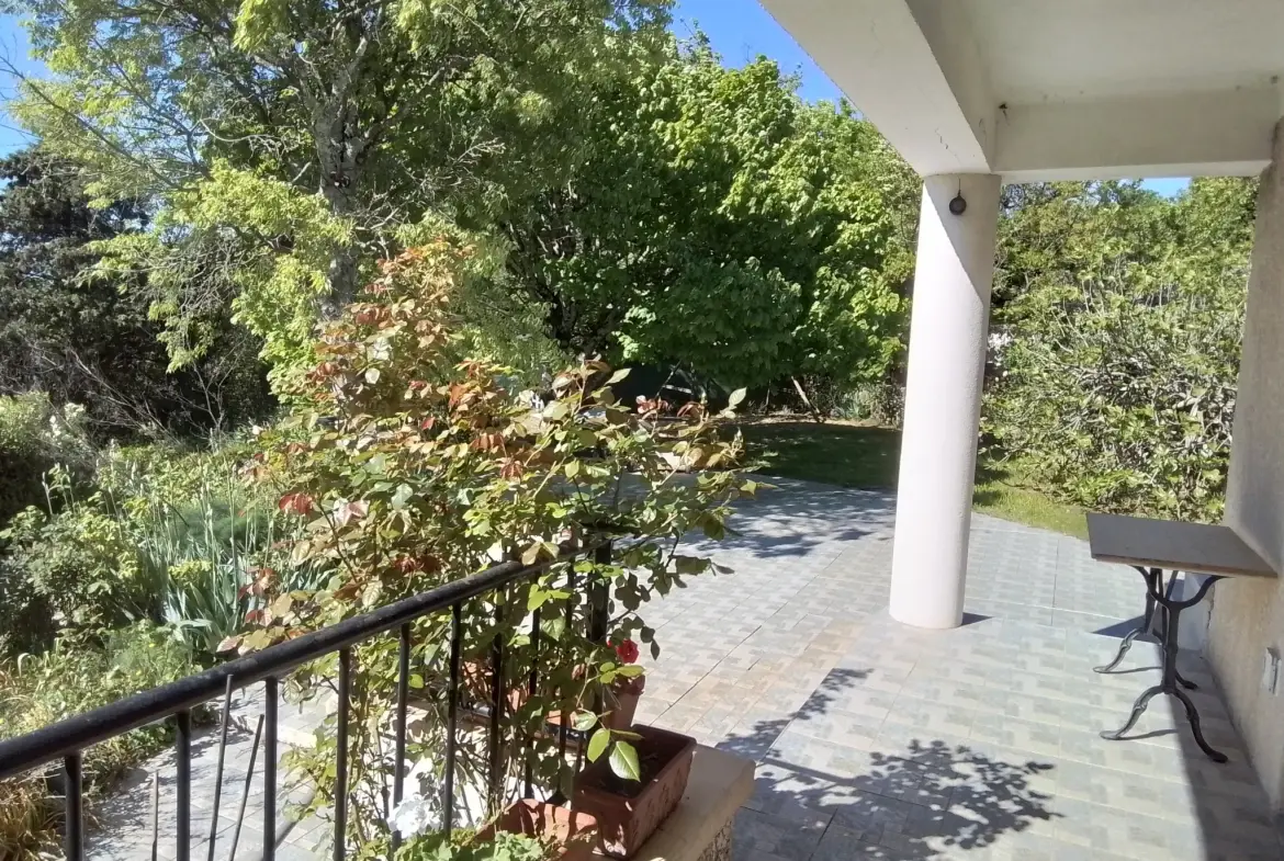 Belle villa ardéchoise de 90 m² avec jardin fleuri et vue exceptionnelle près de Largentière 