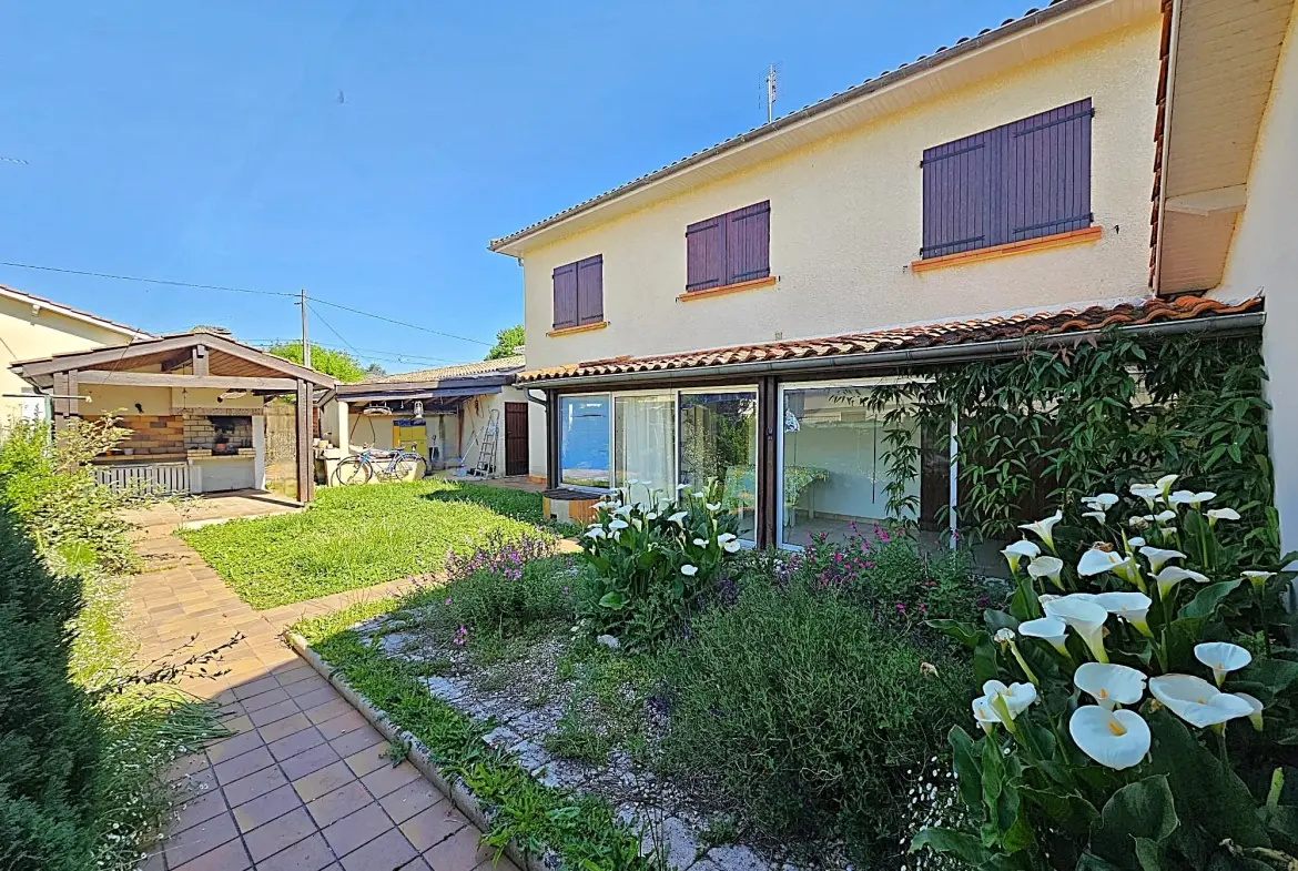 Maison familiale de 133 m² avec jardin, garage et abri camping-car à Villeneuve-sur-Lot 