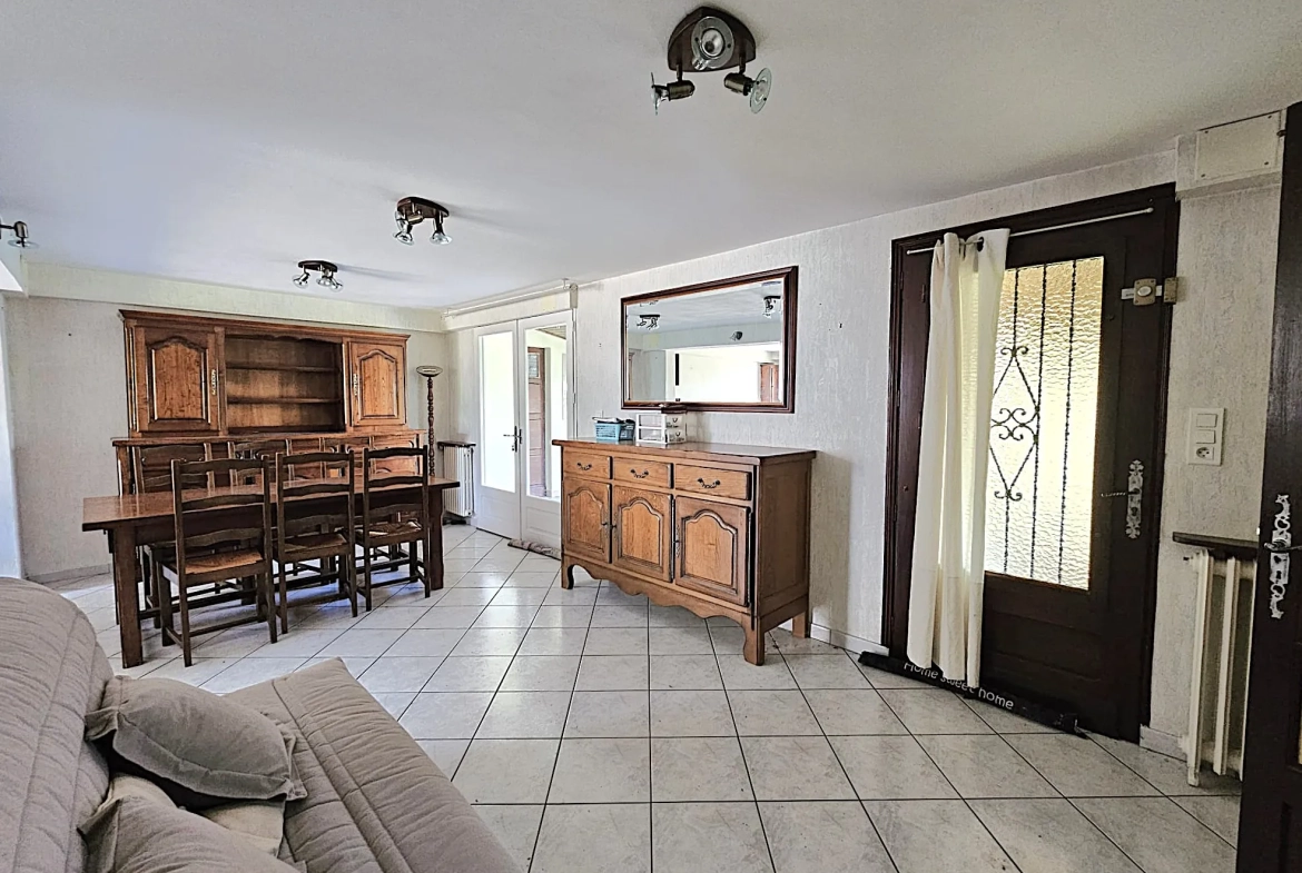 Maison familiale de 133 m² avec jardin, garage et abri camping-car à Villeneuve-sur-Lot 
