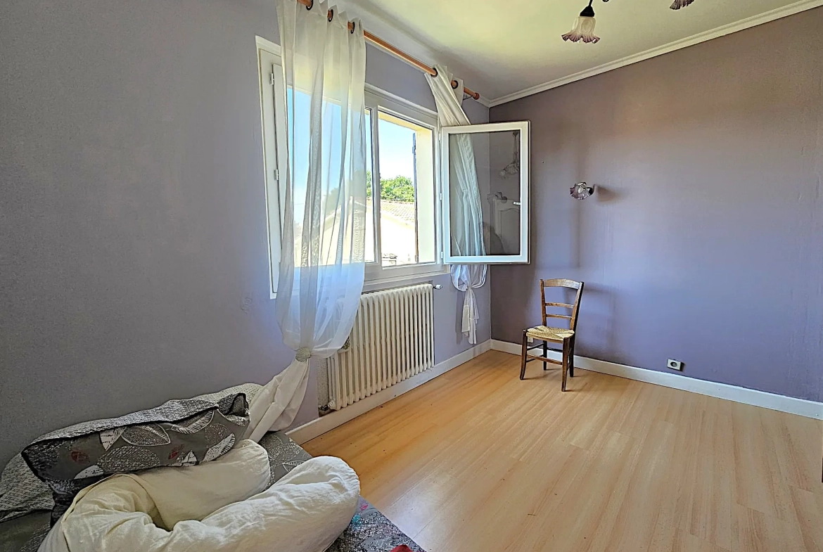 Maison familiale de 133 m² avec jardin, garage et abri camping-car à Villeneuve-sur-Lot 