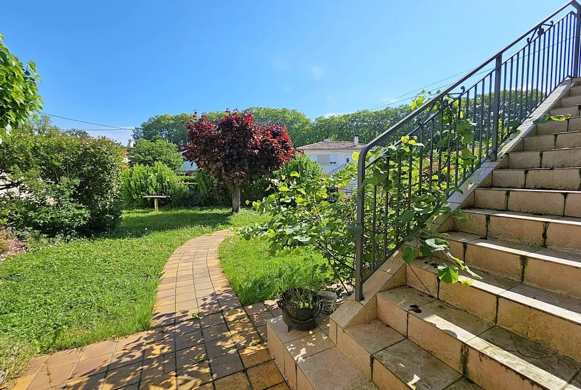 Maison familiale de 133 m² avec jardin, garage et abri camping-car à Villeneuve-sur-Lot 