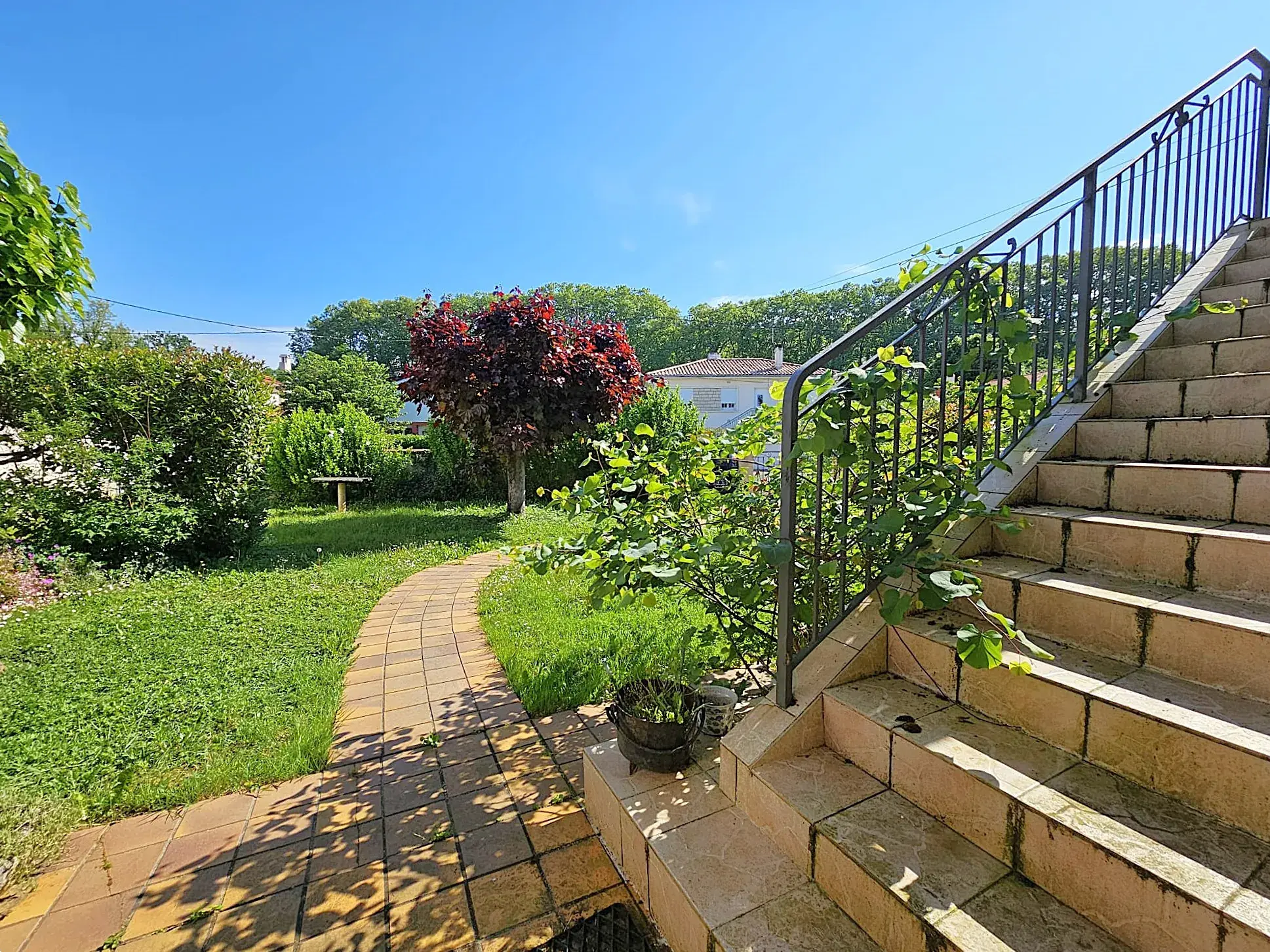 Maison familiale de 133 m² avec jardin, garage et abri camping-car à Villeneuve-sur-Lot 