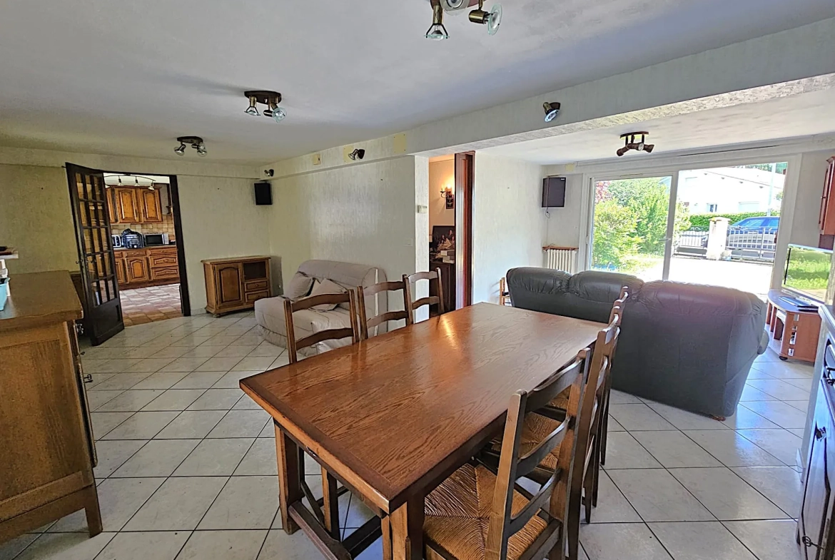Maison familiale de 133 m² avec jardin, garage et abri camping-car à Villeneuve-sur-Lot 