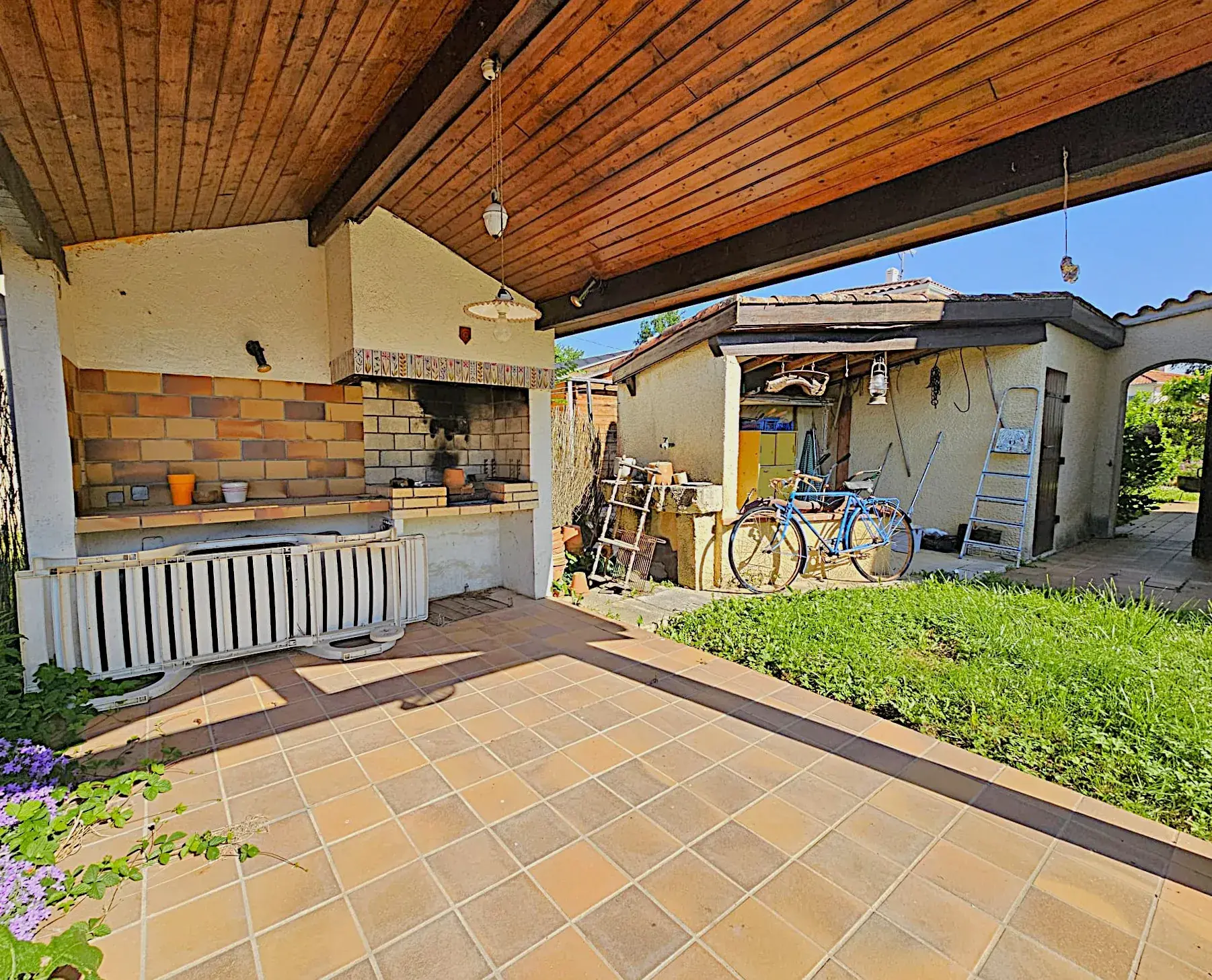 Maison familiale de 133 m² avec jardin, garage et abri camping-car à Villeneuve-sur-Lot 