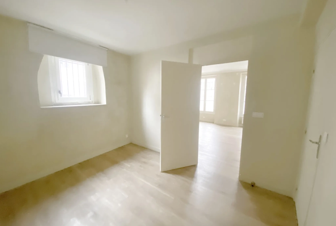 Appartement lumineux 2/3 pièces avec cave à Versailles Notre-Dame Les Prés 